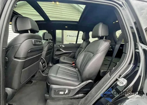 2021 BMW X7 xDrive40I z USA, uszkodzony, nr VIN 5UXCW2C09M9E23892